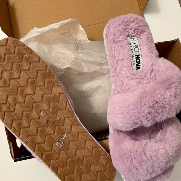FASHION NOVA Warm and Fuzzy Slides - Picture 9 of 9